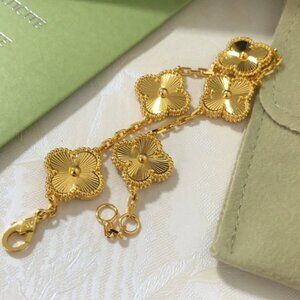 Van Cleef & Arpels Solid Yellow Gold Bangle Bracelet